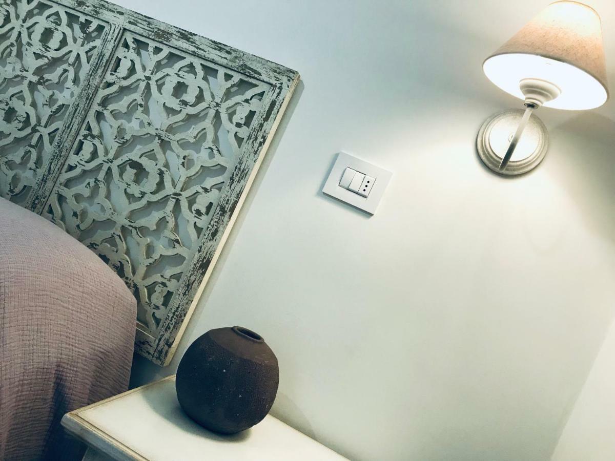 Bellhome 3 - Elegante Appartamento Nel Centro Di Bari Exterior foto